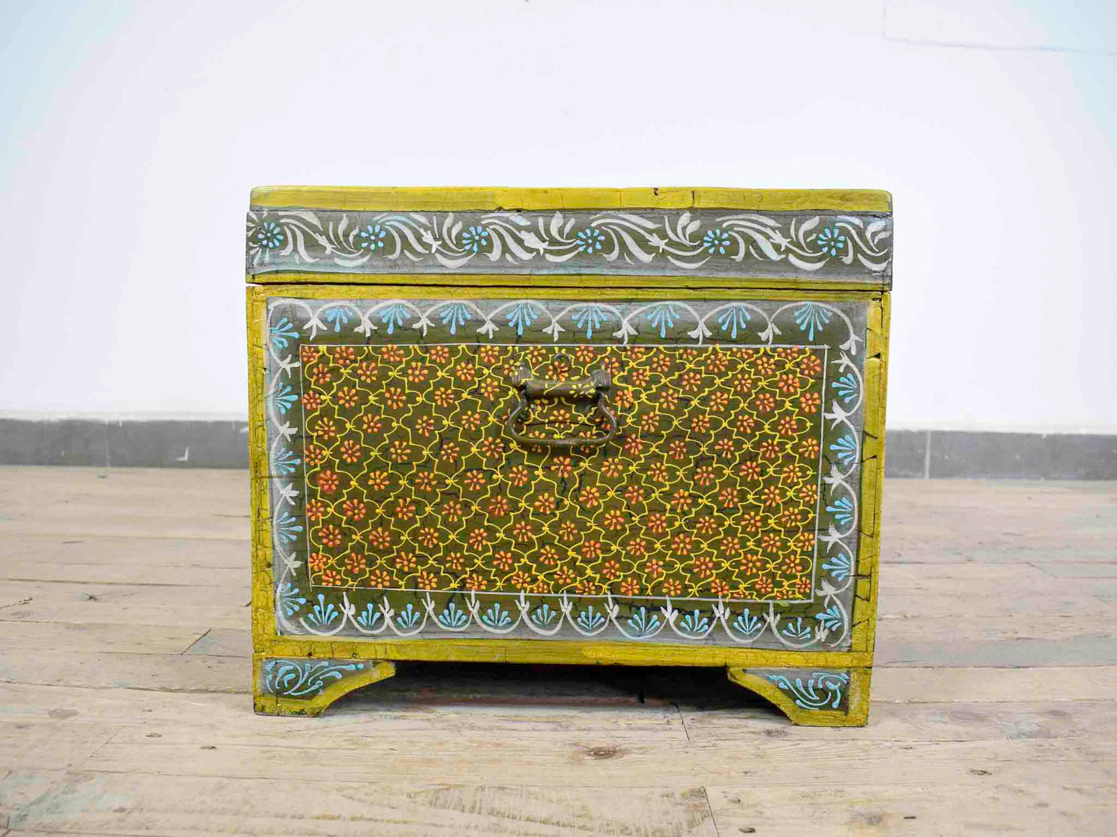 MILL-1634/9 Hand Painted Wooden Box C30