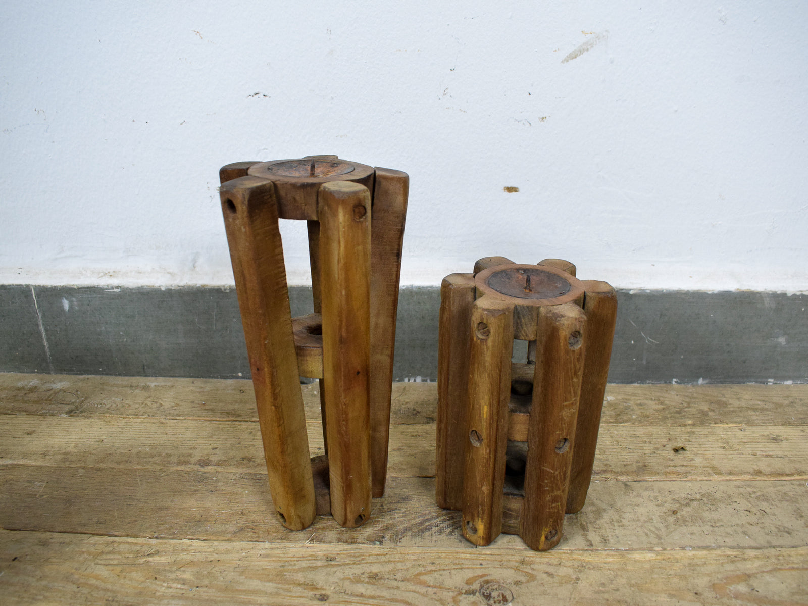 MILL-2552/2 Wooden Candle Stand C32
