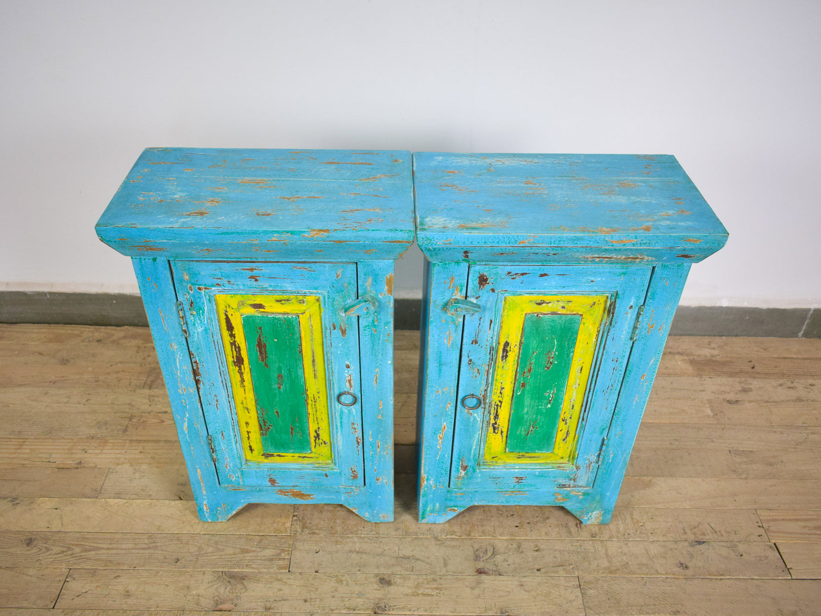 MILL-1356/95 Pair of Bedside Cabinet C28