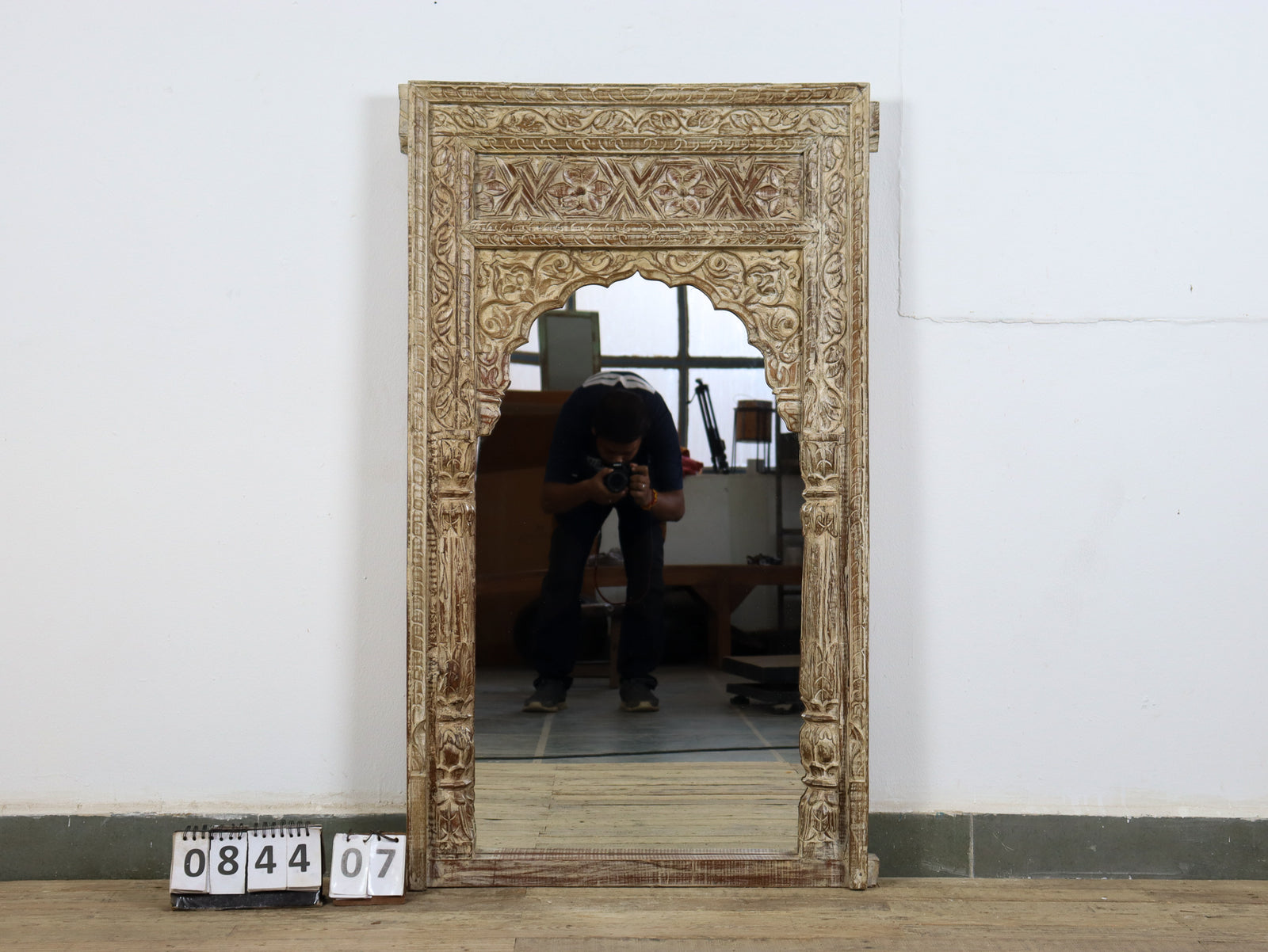 MILL-844/7 Wooden Arch With Mirror C29