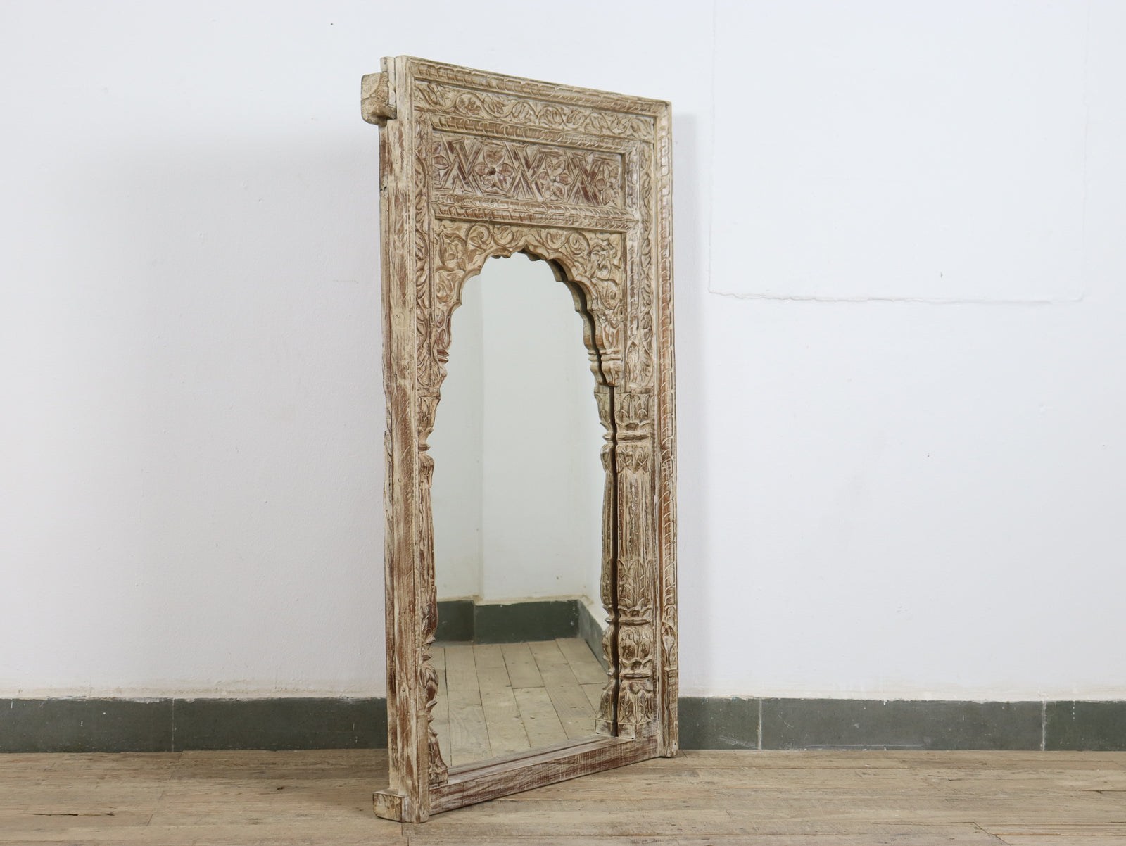MILL-844/7 Wooden Arch With Mirror C29
