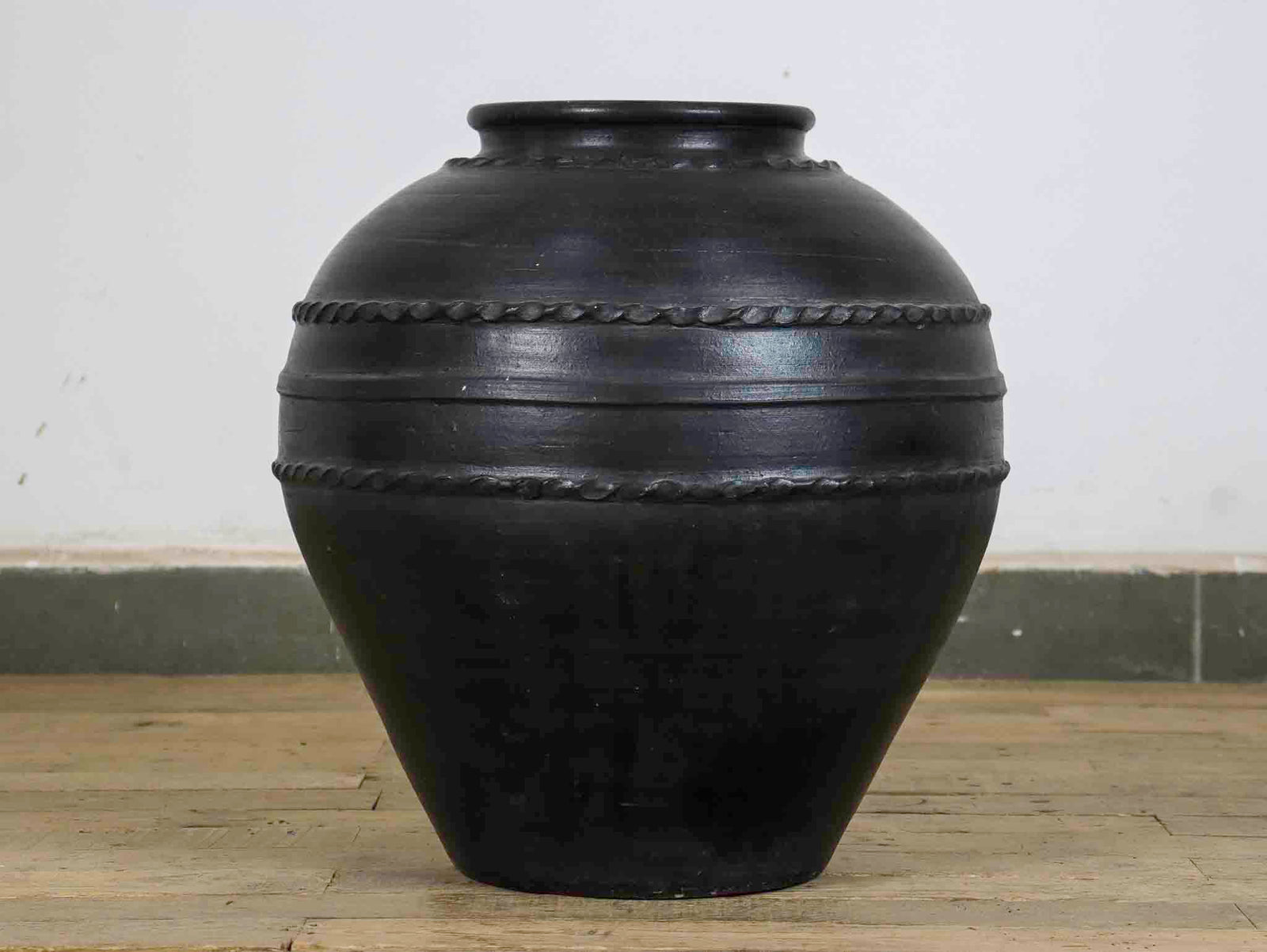 MILL-2303/2 Large Clay Pot C30