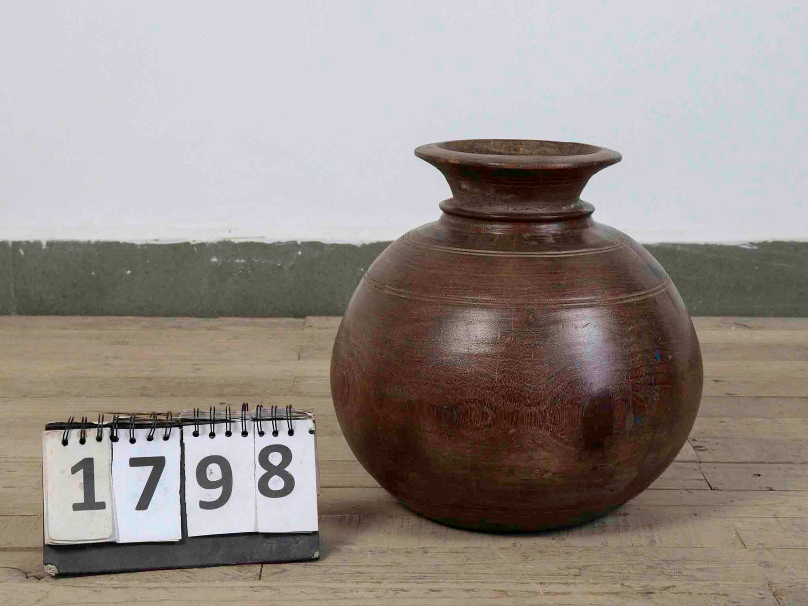 MIL-1798 Wooden Pot - Large C29-C30