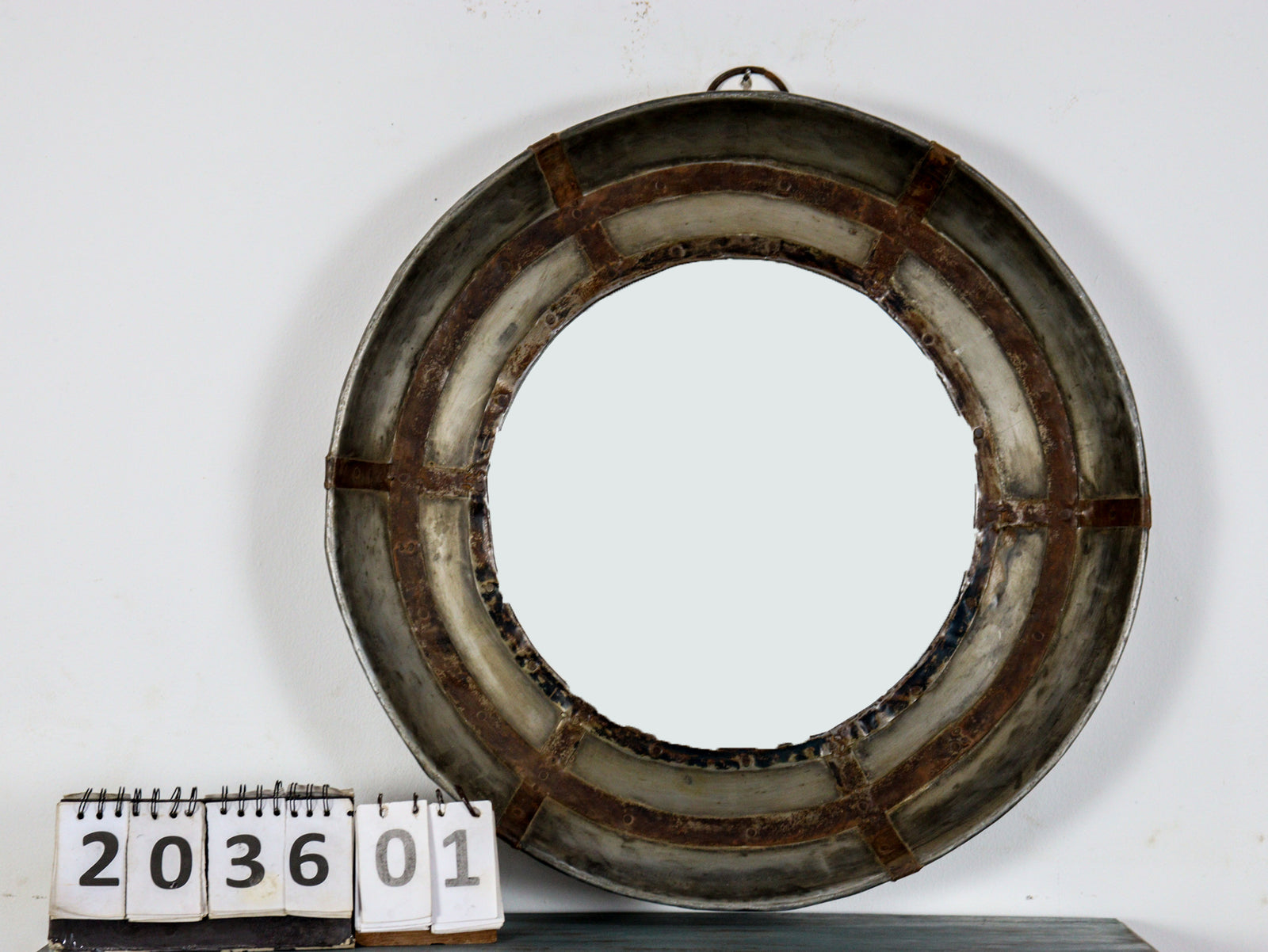 MILL-2036/1 Large 80cm Round Mirror Frame C26