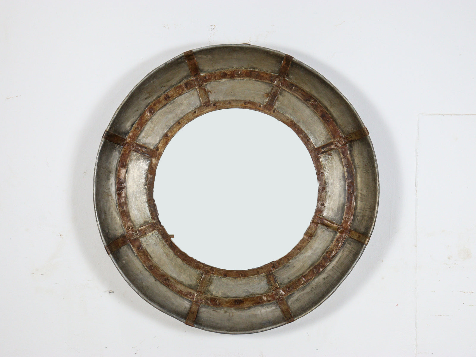 MILL-2036/2 Large 64cm Round Mirror Frame C26