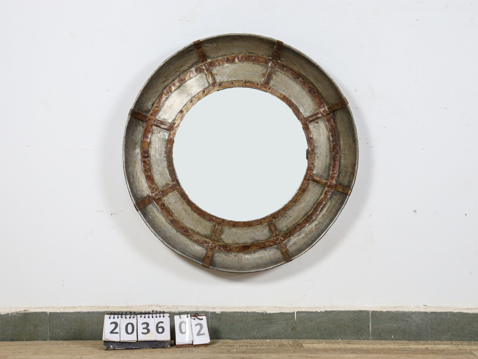 MILL-2036/2 Large 64cm Round Mirror Frame C26