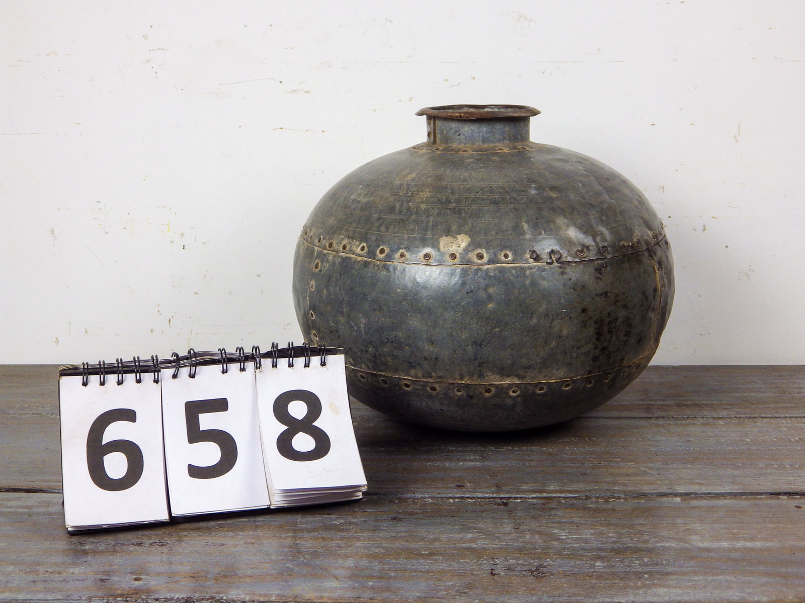 MILL-658 Riveted Metal Water Pot C33