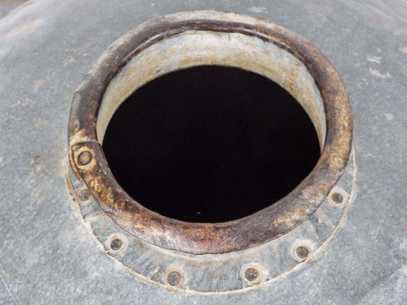 MILL-658 Riveted Metal Water Pot C34