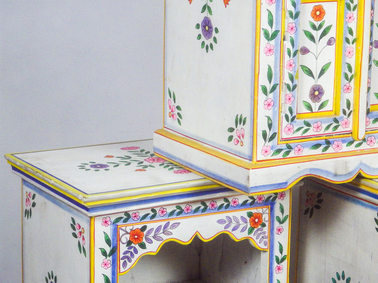 MILL-1453 Hand Painted Bedside Cabinet C19