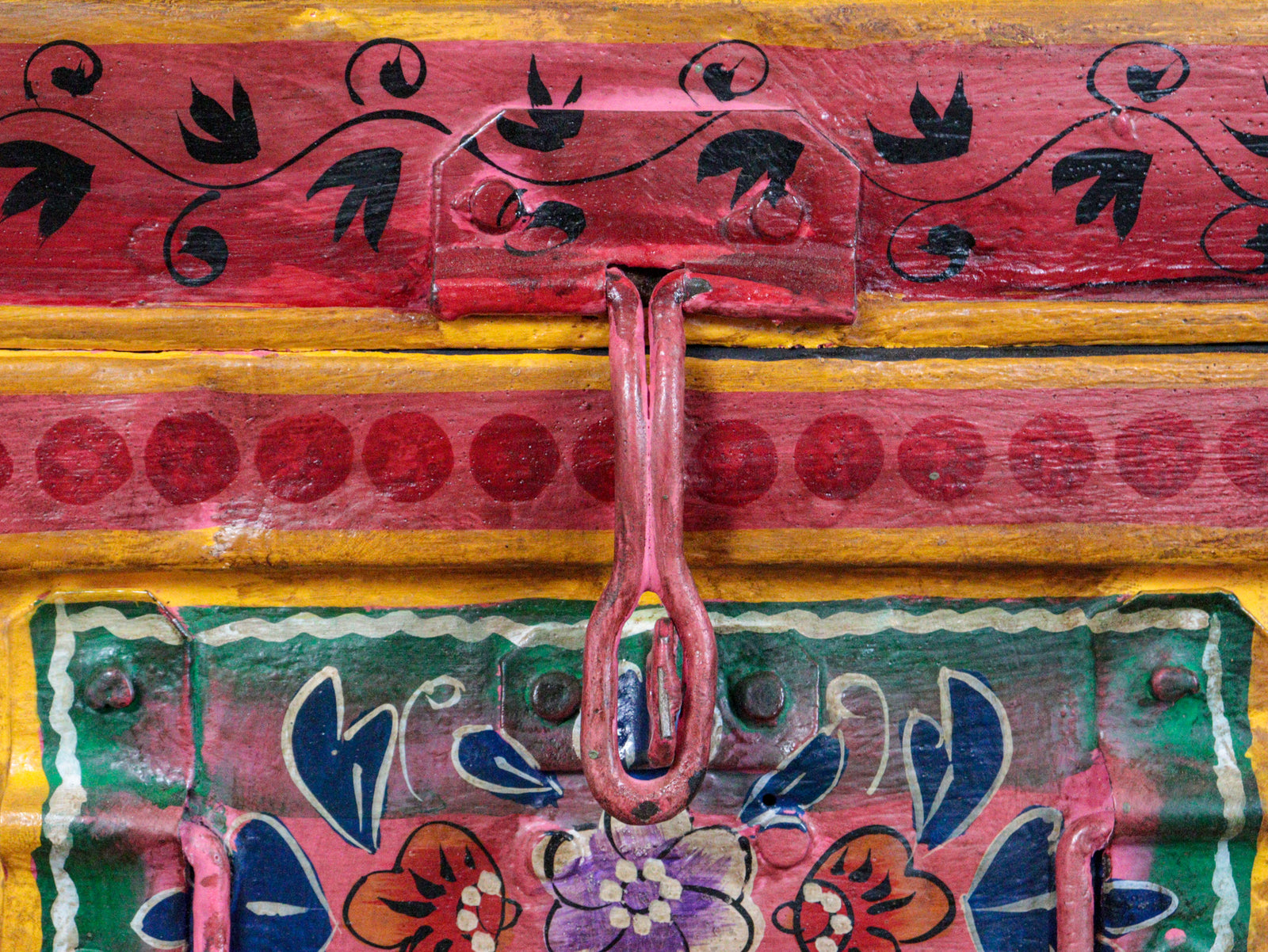 MILL-1499/1 Large Hand Painted Trunk C28