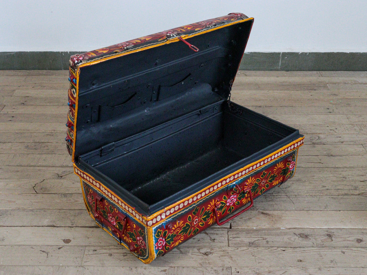 MILL-1499/1 Large Hand Painted Trunk C39